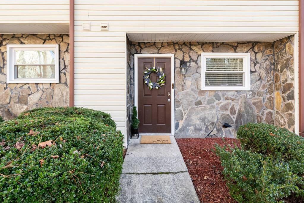 Escape The City W/King Bed, Arcade Games & Firepit Apartment Norcross Exterior photo