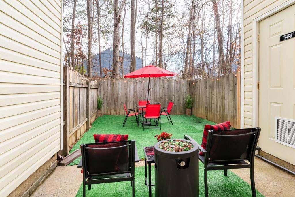 Escape The City W/King Bed, Arcade Games & Firepit Apartment Norcross Exterior photo